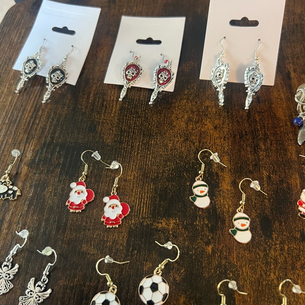 Assorted Earrings Collection - Picture 6 of 6
